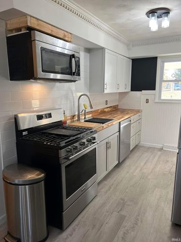 2 Pin Oak Drive, Vincennes, IN 47591