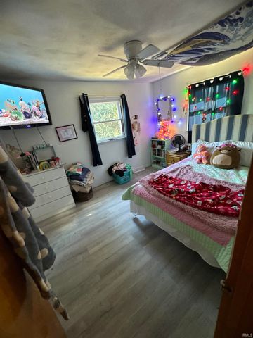 2 Pin Oak Drive, Vincennes, IN 47591