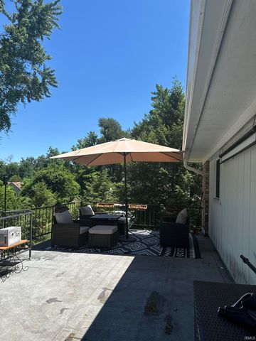 2 Pin Oak Drive, Vincennes, IN 47591