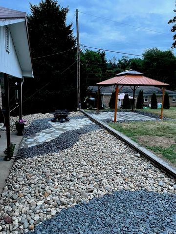 2 Pin Oak Drive, Vincennes, IN 47591