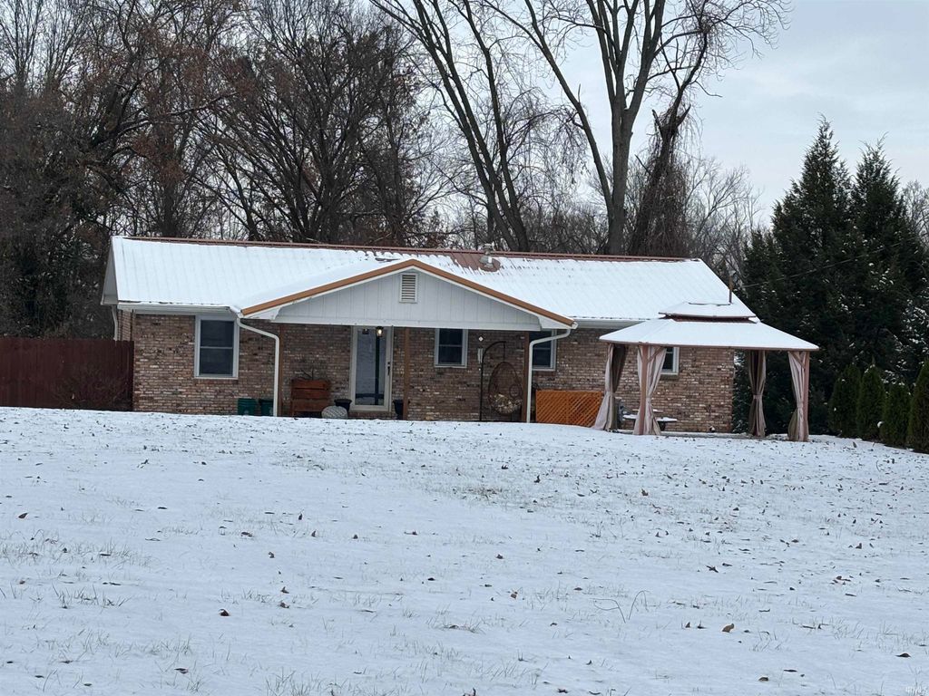 2 Pin Oak Drive, Vincennes, IN 47591