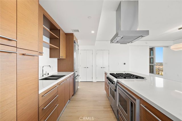 9 Macarthur Place 1102, Santa Ana, CA 92707