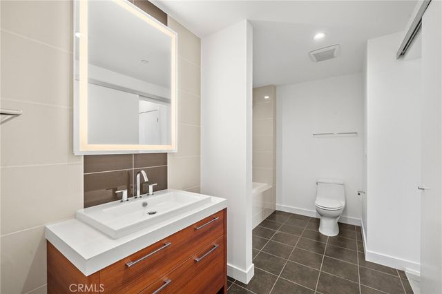 9 Macarthur Place 1102, Santa Ana, CA 92707