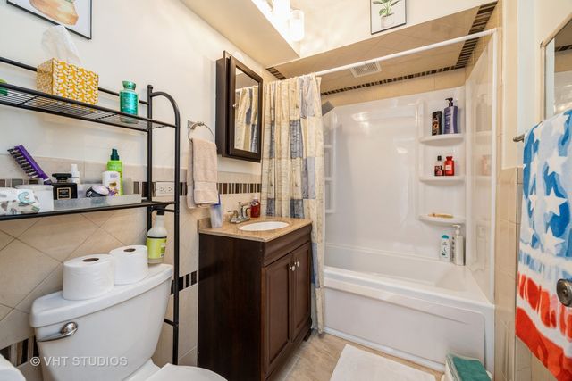 7234 W North Avenue 701, Elmwood Park, IL 60707