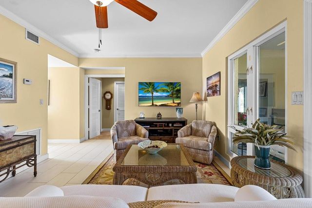 5020 Harmony Circle 203, Vero Beach, FL 32967