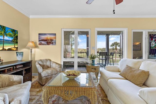 5020 Harmony Circle 203, Vero Beach, FL 32967