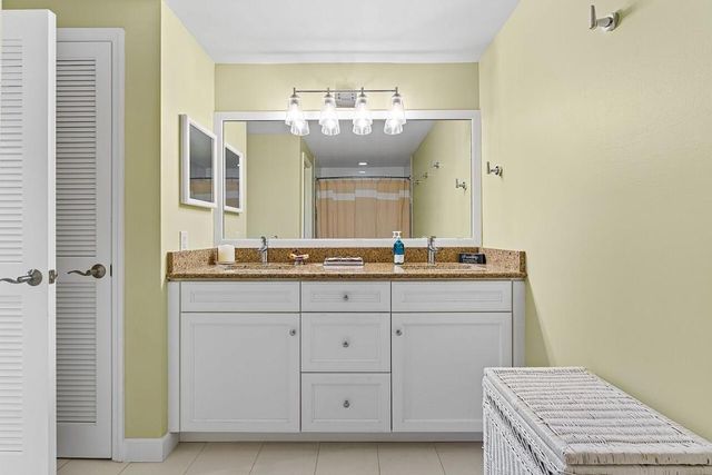 5020 Harmony Circle 203, Vero Beach, FL 32967