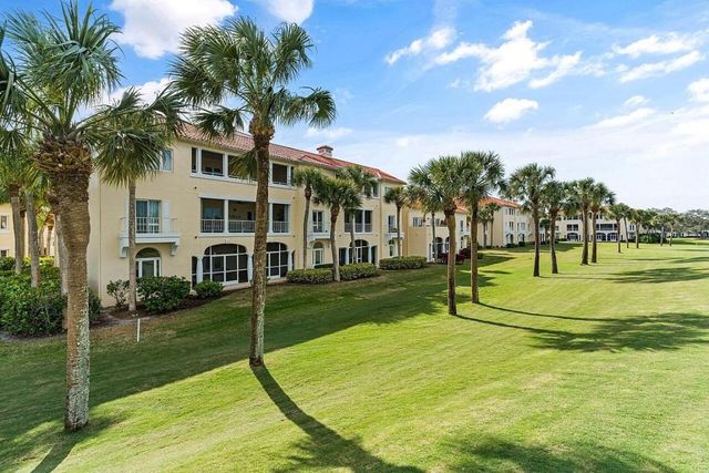 5020 Harmony Circle 203, Vero Beach, FL 32967