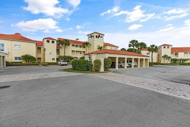 5020 Harmony Circle 203, Vero Beach, FL 32967