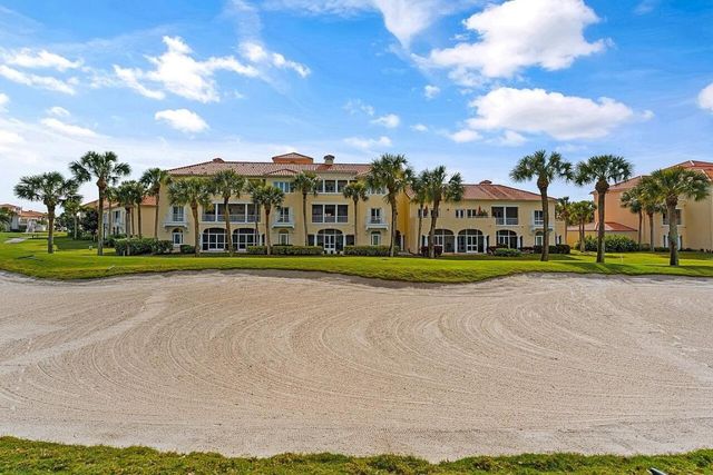 5020 Harmony Circle 203, Vero Beach, FL 32967