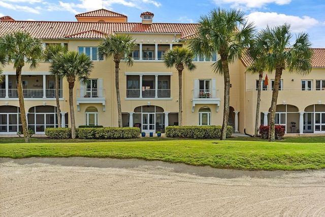 5020 Harmony Circle 203, Vero Beach, FL 32967