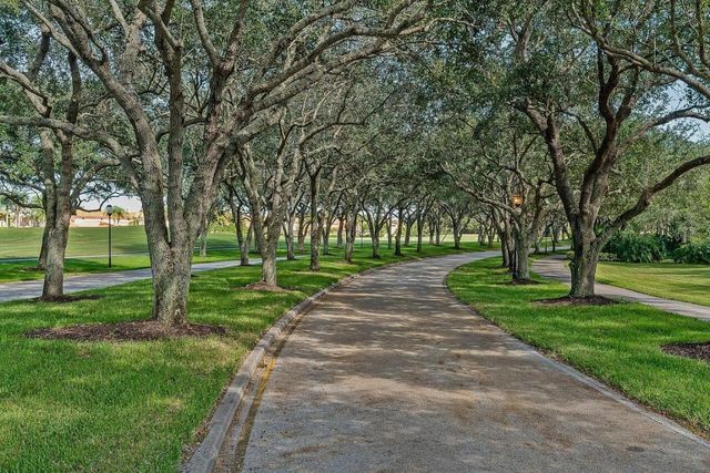 5020 Harmony Circle 203, Vero Beach, FL 32967