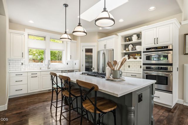 2215 NW High Lakes Loop, Bend, OR 97703