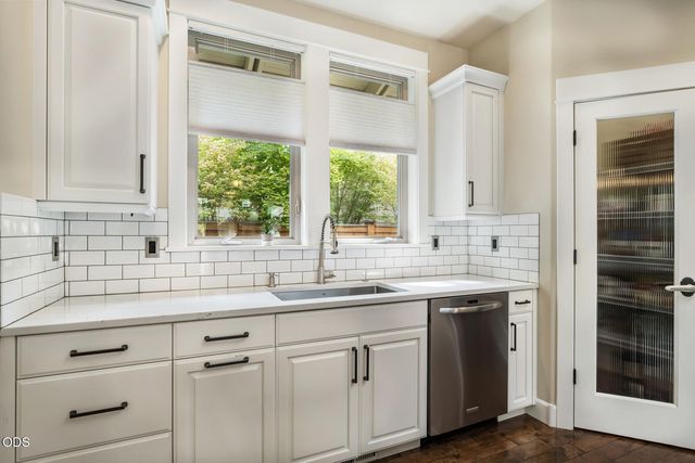 2215 NW High Lakes Loop, Bend, OR 97703