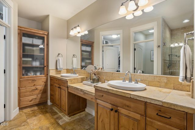 2215 NW High Lakes Loop, Bend, OR 97703