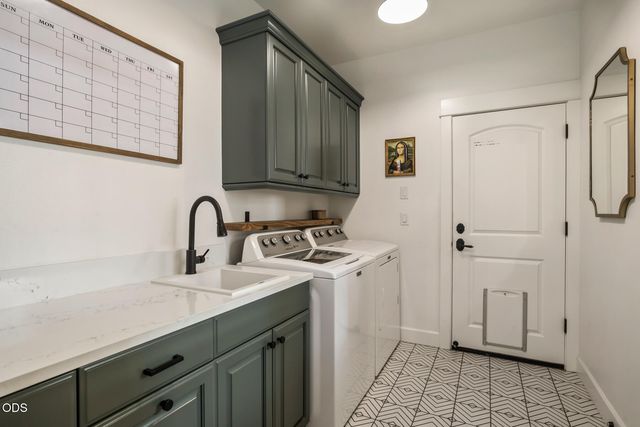 2215 NW High Lakes Loop, Bend, OR 97703