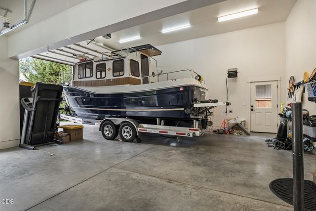 2215 NW High Lakes Loop, Bend, OR 97703