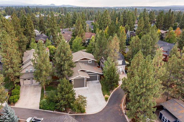 2215 NW High Lakes Loop, Bend, OR 97703