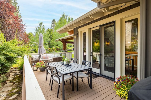 2215 NW High Lakes Loop, Bend, OR 97703