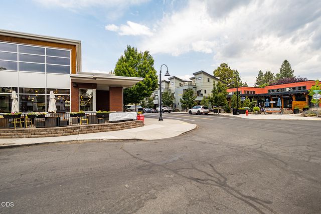 2215 NW High Lakes Loop, Bend, OR 97703