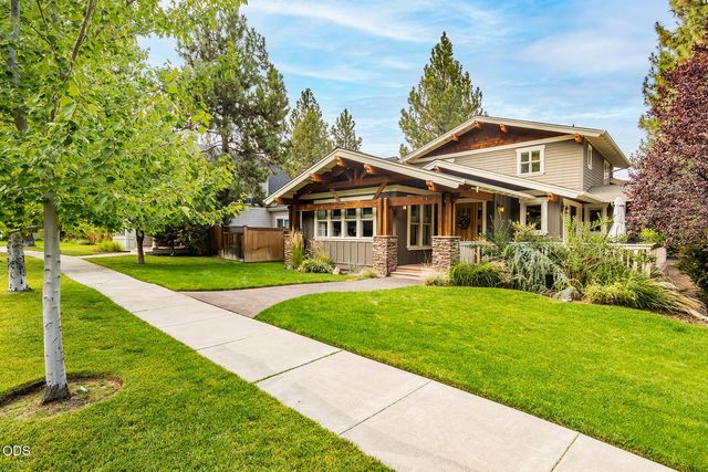 2215 NW High Lakes Loop, Bend, OR 97703