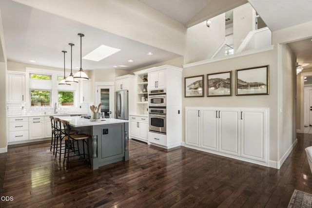 2215 NW High Lakes Loop, Bend, OR 97703