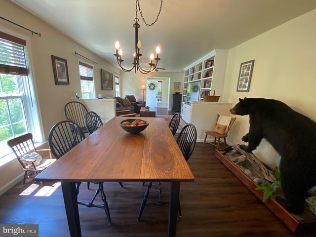 4 WAGTAIL CT, Bechtelsville, PA 19505