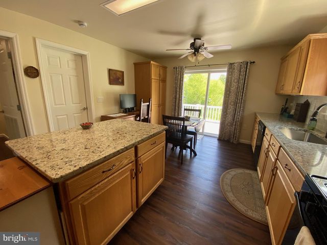 4 WAGTAIL CT, Bechtelsville, PA 19505