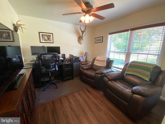 4 WAGTAIL CT, Bechtelsville, PA 19505
