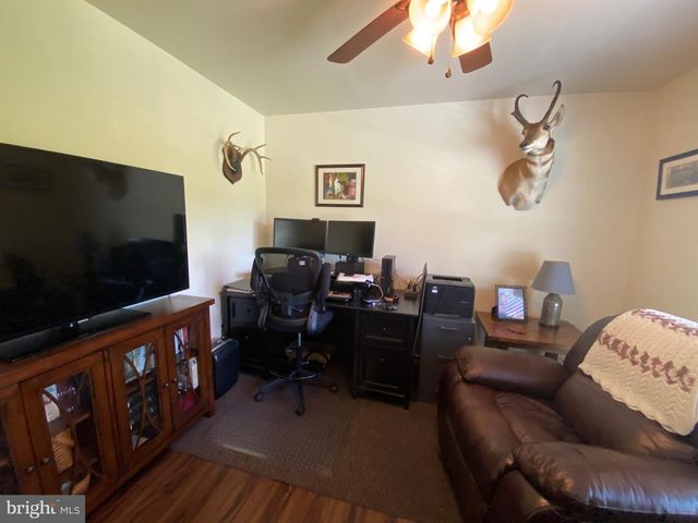 4 WAGTAIL CT, Bechtelsville, PA 19505