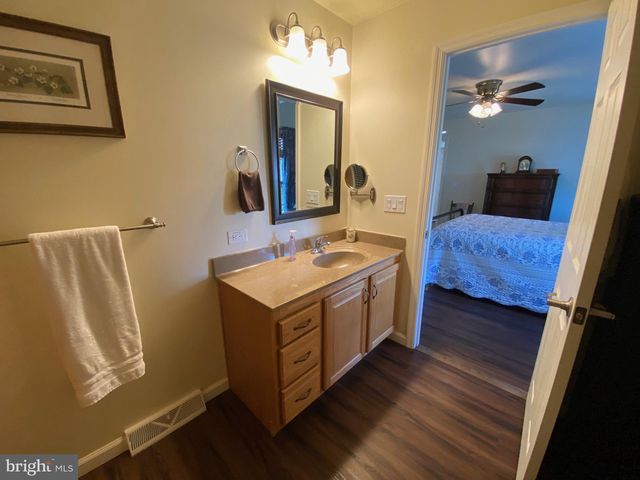 4 WAGTAIL CT, Bechtelsville, PA 19505
