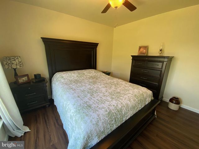 4 WAGTAIL CT, Bechtelsville, PA 19505