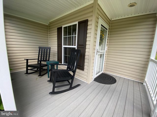 4 WAGTAIL CT, Bechtelsville, PA 19505