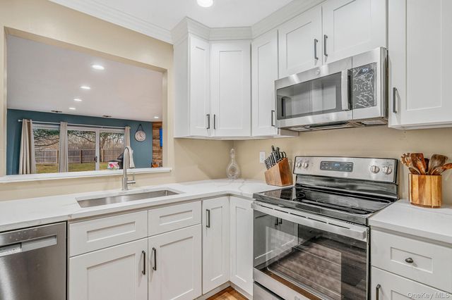 103 Northwood Court, Bayport, NY 11705