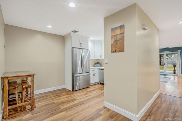 103 Northwood Court, Bayport, NY 11705