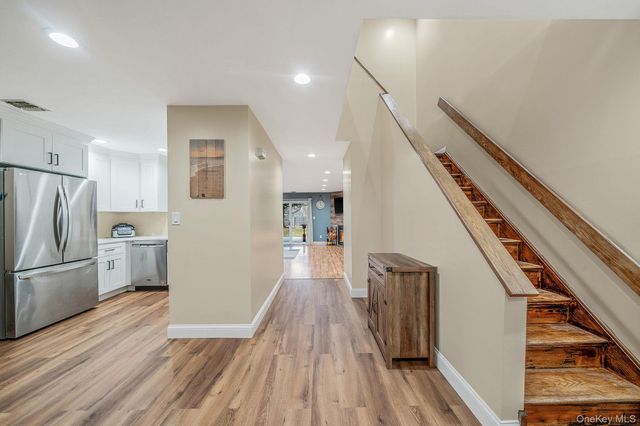 103 Northwood Court, Bayport, NY 11705