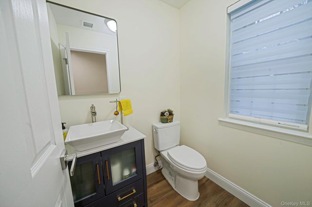 103 Northwood Court, Bayport, NY 11705