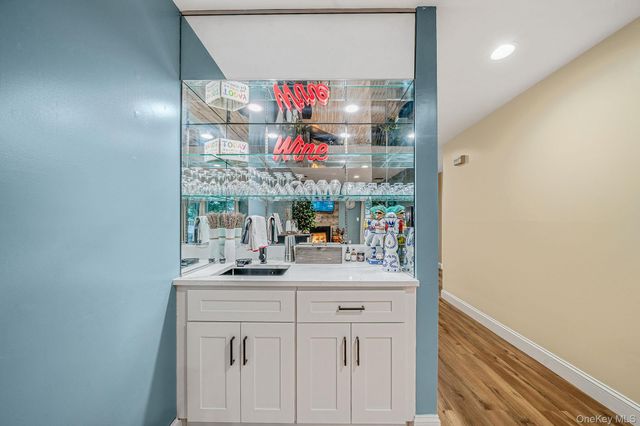 103 Northwood Court, Bayport, NY 11705