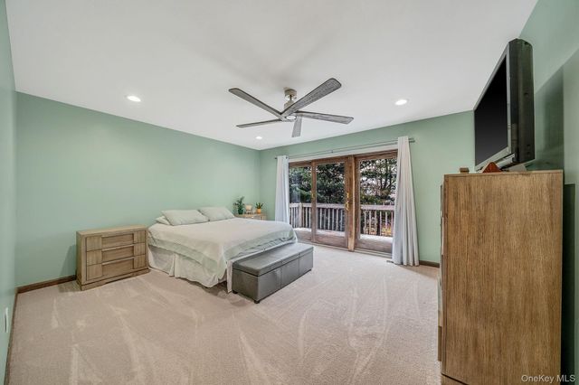 103 Northwood Court, Bayport, NY 11705