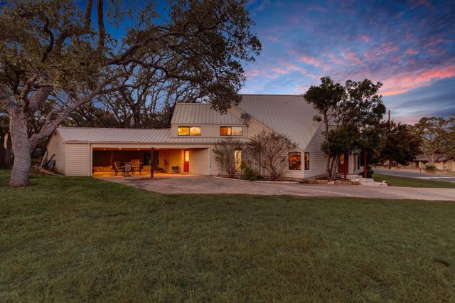318 Coventry RD, Spicewood, TX 78669