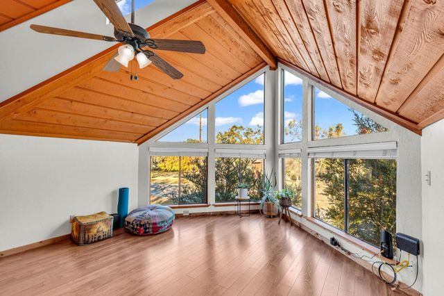 318 Coventry RD, Spicewood, TX 78669