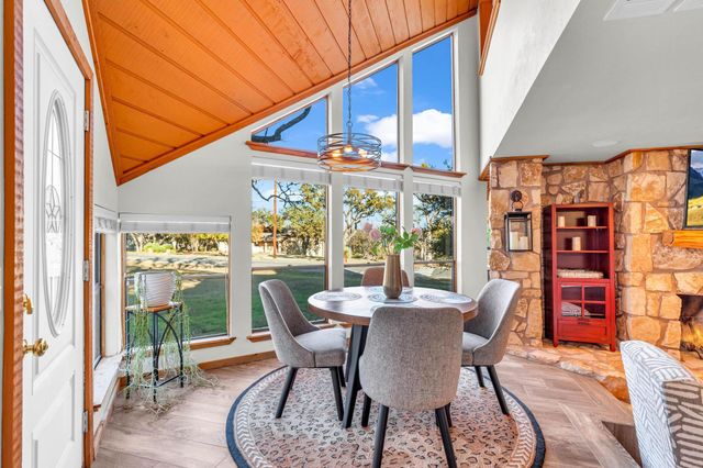 318 Coventry RD, Spicewood, TX 78669