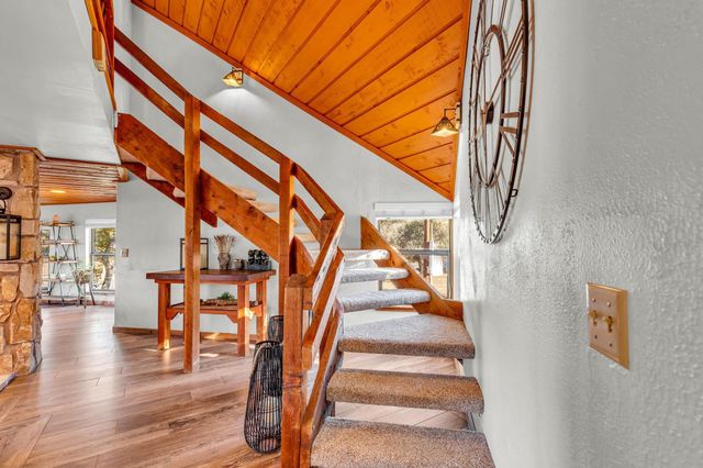 318 Coventry RD, Spicewood, TX 78669