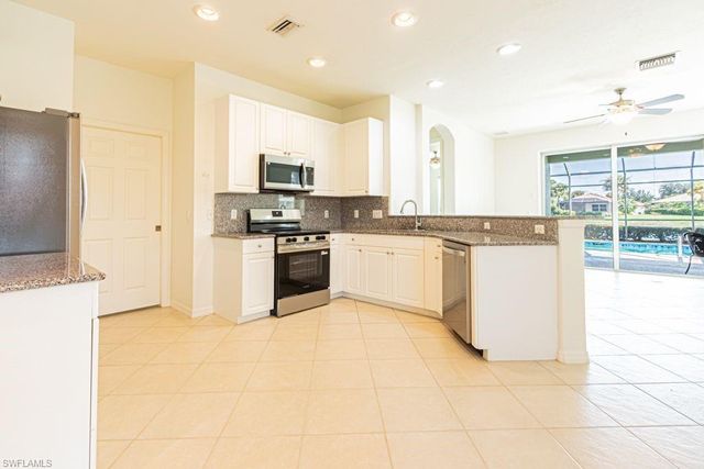 10615 Camarelle CIR, Fort Myers, FL 33913
