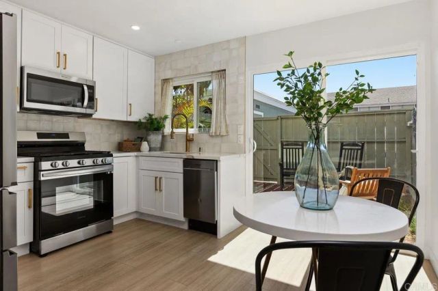 2525 Jefferson Street B, Carlsbad, CA 92008