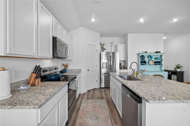 304 NW Bellflower Street, Highfill, AR 72734