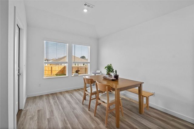 304 NW Bellflower Street, Highfill, AR 72734