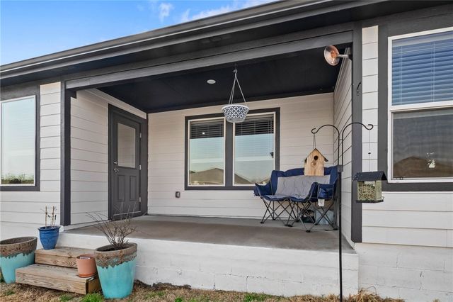 304 NW Bellflower Street, Highfill, AR 72734