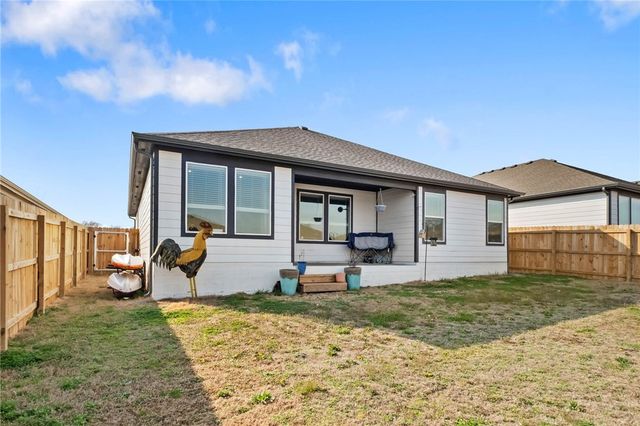 304 NW Bellflower Street, Highfill, AR 72734