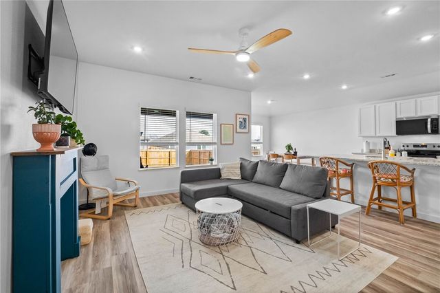 304 NW Bellflower Street, Highfill, AR 72734